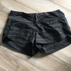 Lulu lemon speed shorts size 4.